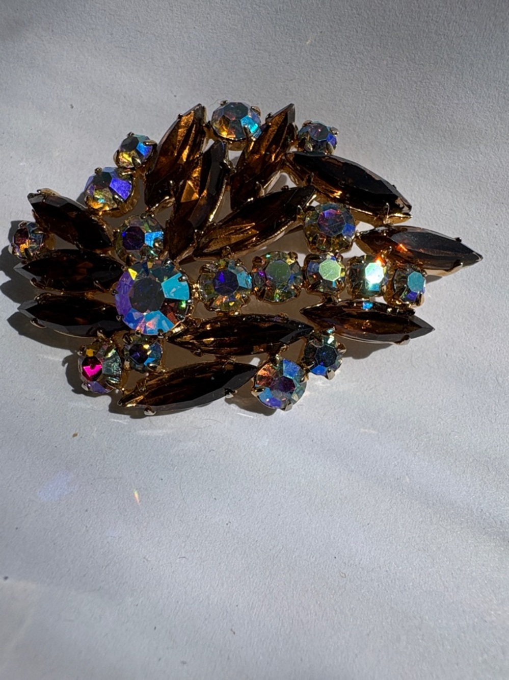 Elegant Mid-Century Vintage Crystal Spray Brooch #112